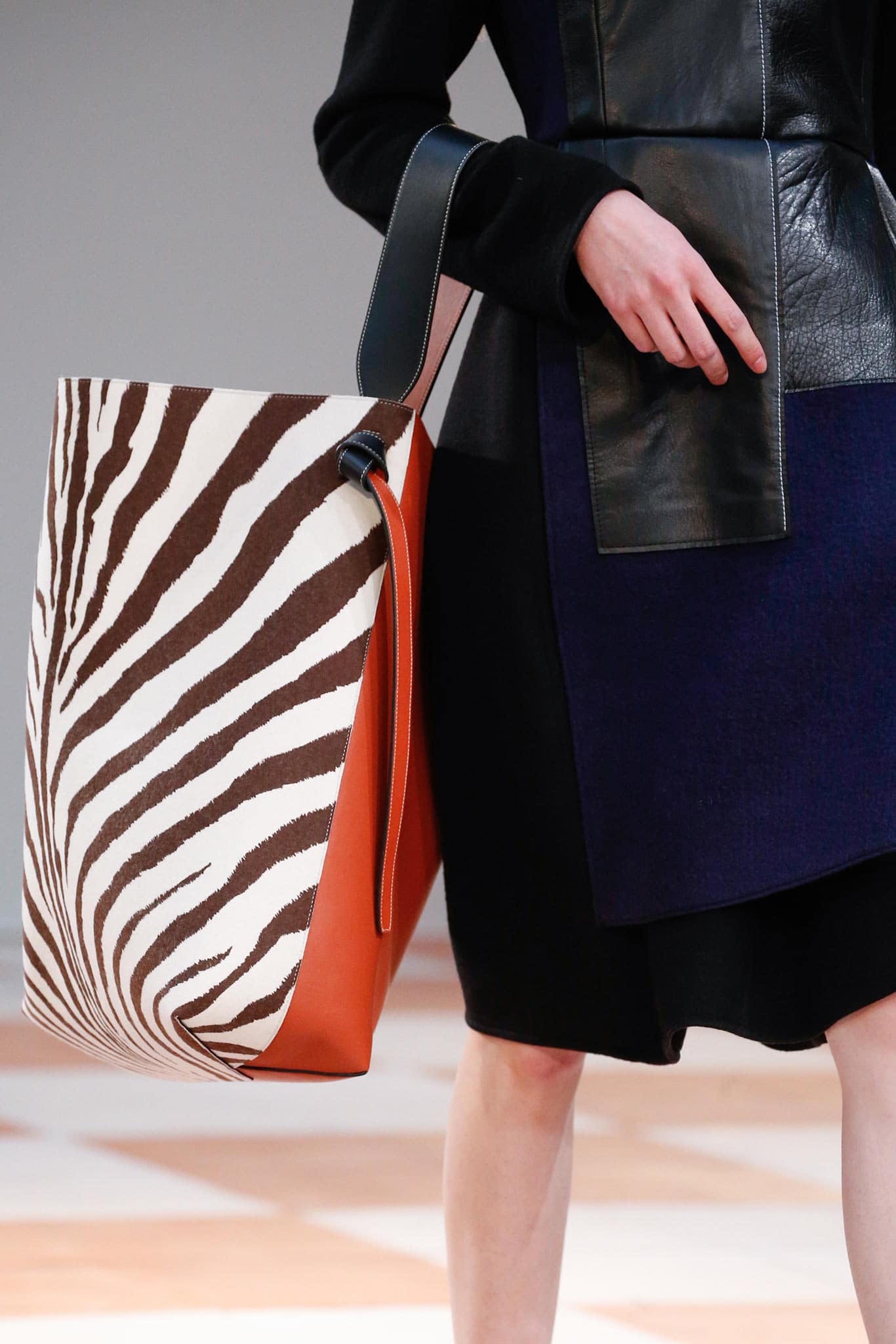 Celine Fall/Winter 2015 Runway Bag Collection Featuring Large Tote ...  