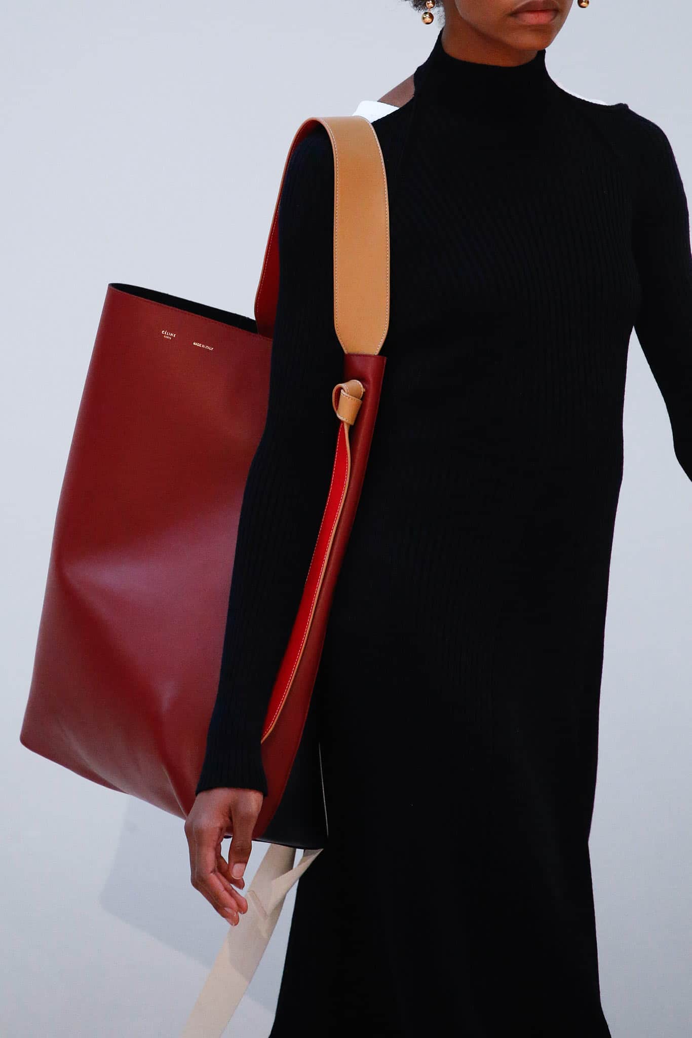 Celine Fall/Winter 2015 Runway Bag Collection Featuring Large Tote ...  
