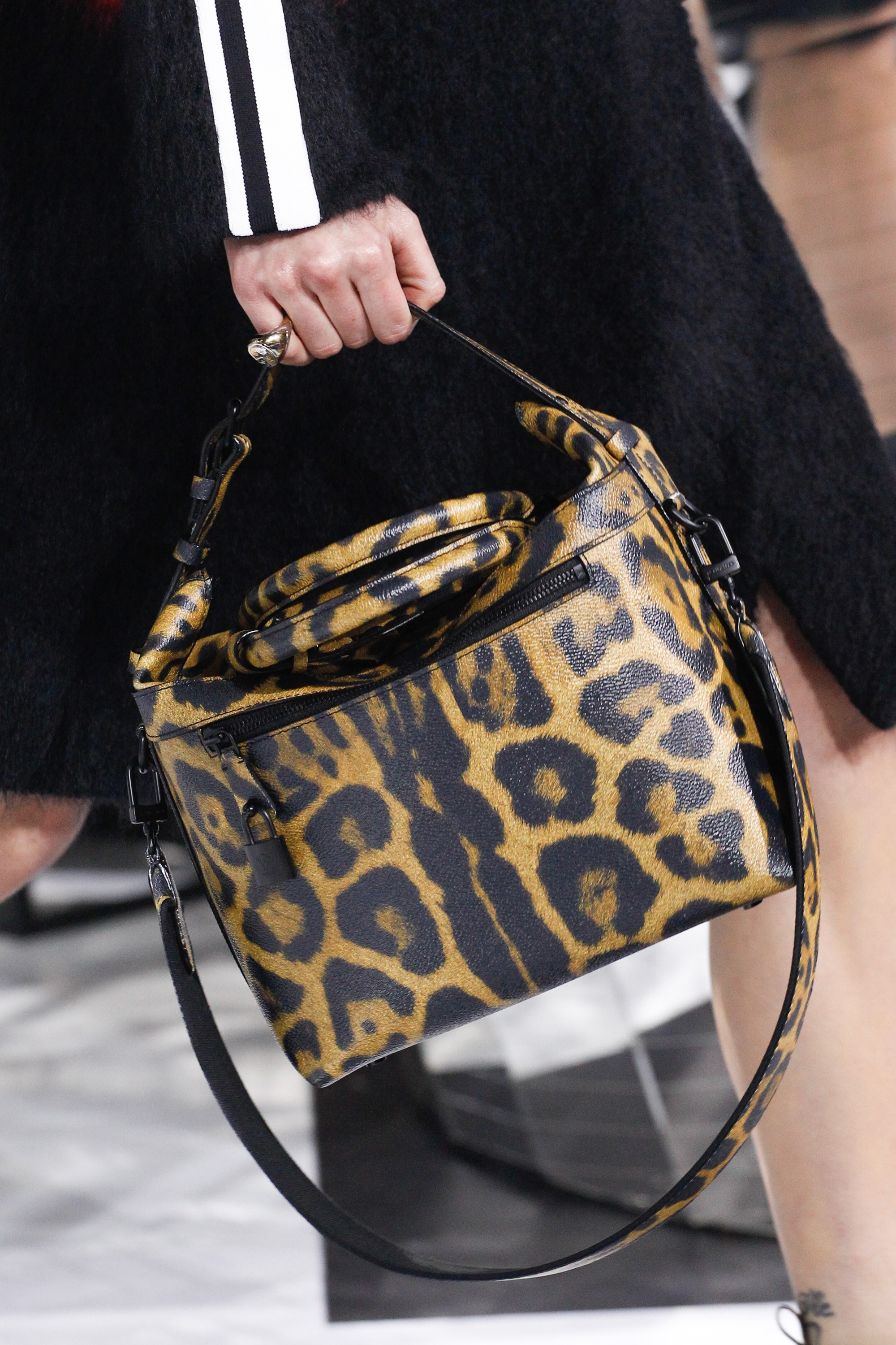 Louis Vuitton Fall/Winter 2016 Runway Bag Collection – Spotted Fashion