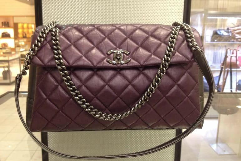 chanel pearly flap bag