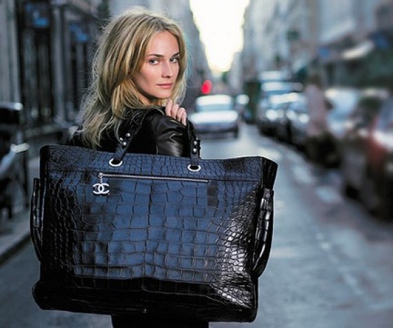 Style Fille: Diane Kruger and a Chanel LEGO Clutch