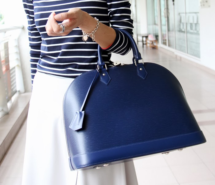 Diva In Me with Louis Vuitton Alma Bag 4