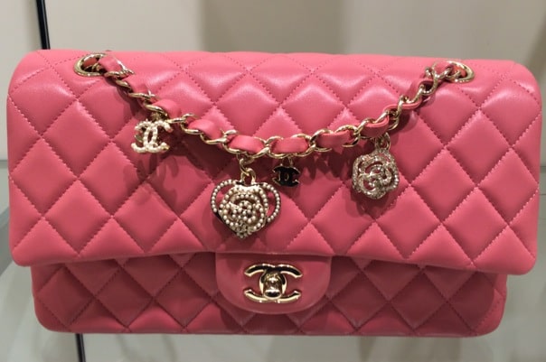 Chanel Valentine edition pink classic flap bag Leather ref.215423 - Joli  Closet