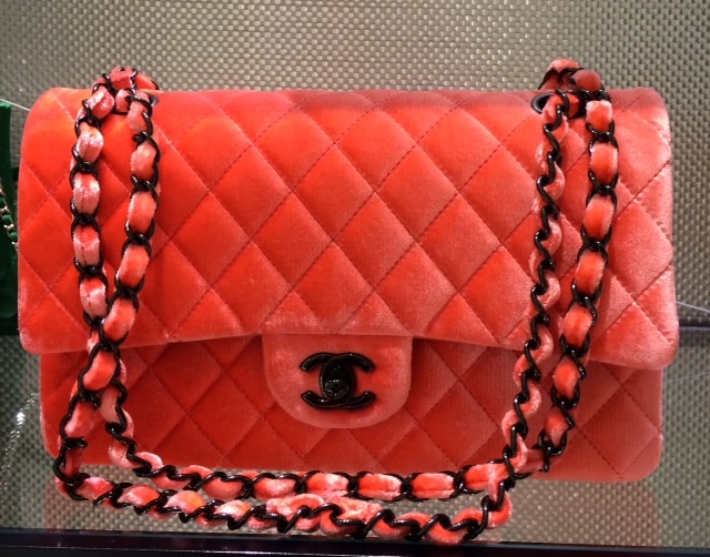 Timeless/classique velvet mini bag Chanel Red in Velvet - 34743474