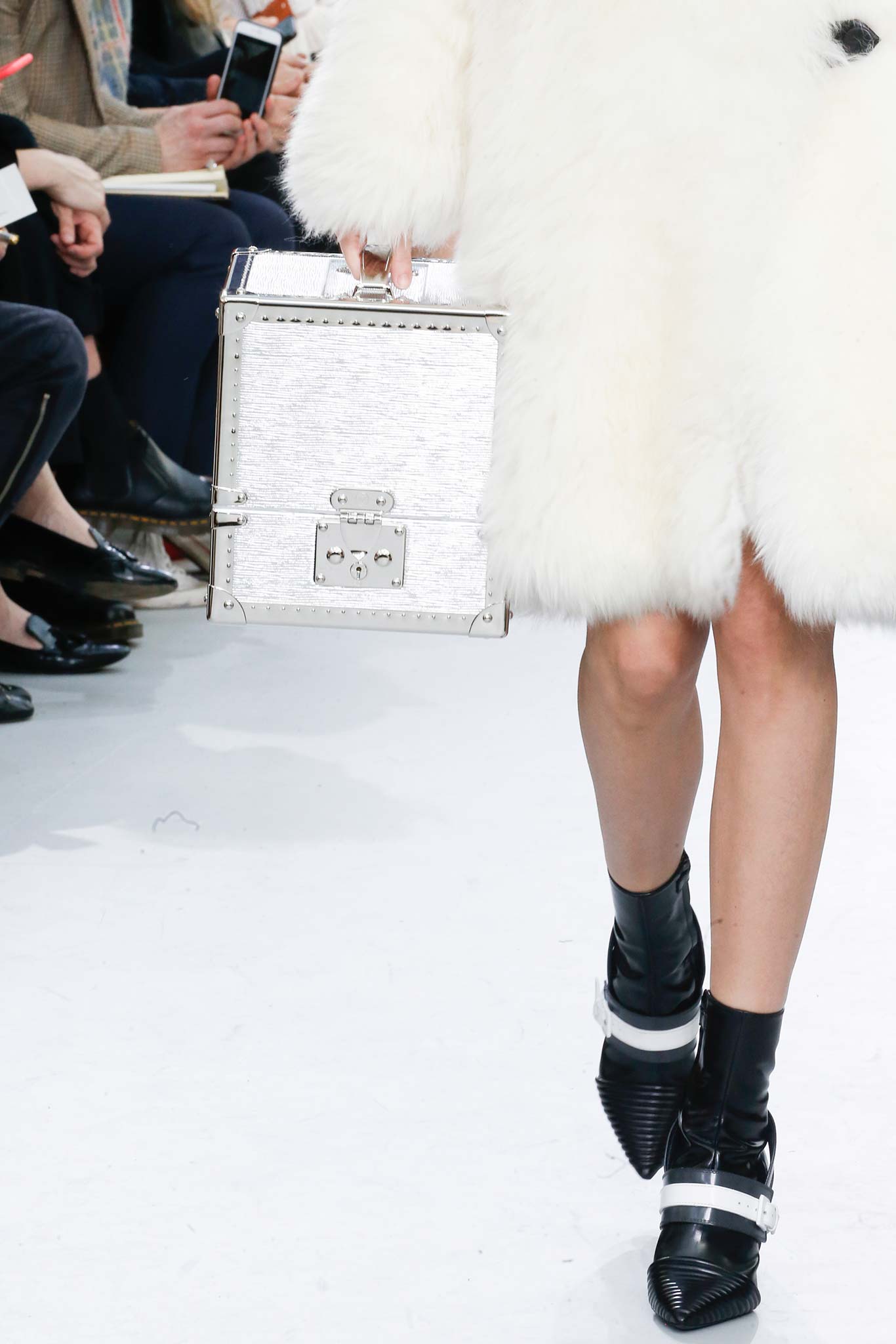 LV Fur Clutch – Dazzling Fashion