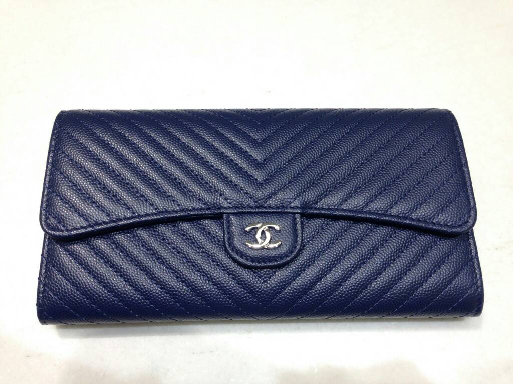 Chanel classic small flap AP0230 trifold wallet black made in 2022 or