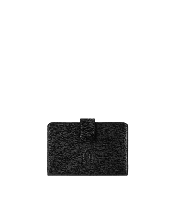 CHANEL heart logo small wallet ⭕️Available to order now⭕️ 愛心