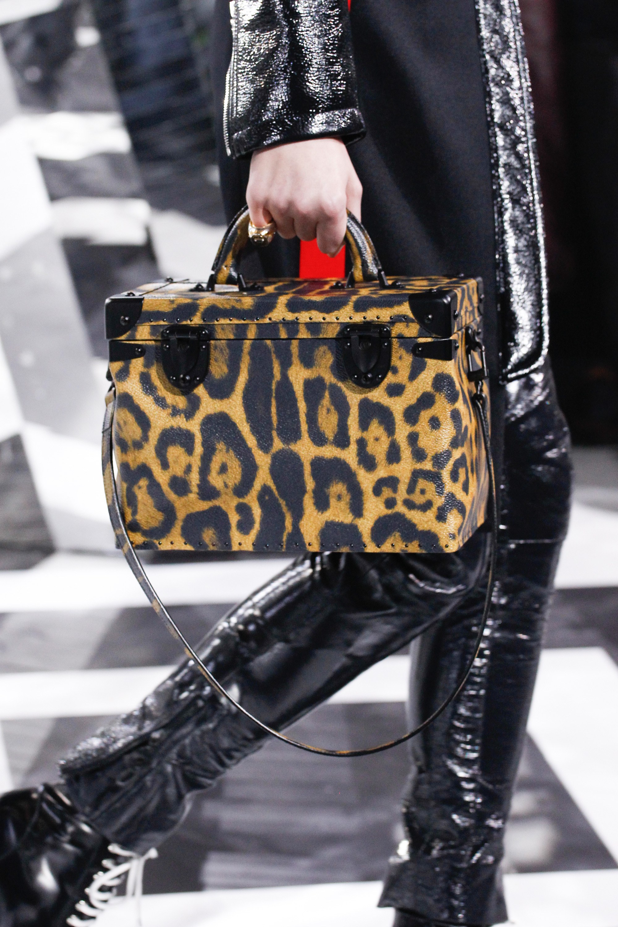 Louis Vuitton Fall/Winter 2016 Runway Bag Collection - Spotted Fashion