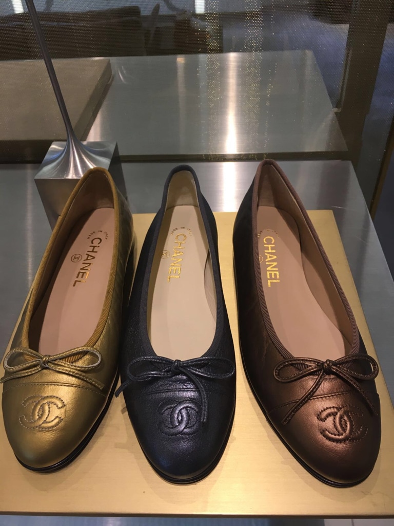 Top 70+ imagen chanel gold flats - Abzlocal.mx