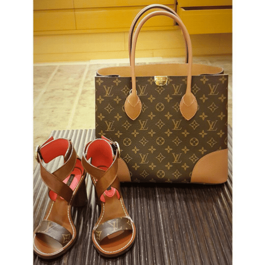 Louis Vuitton Monogram Giant Onthego Tote Bag Reference Guide - Spotted  Fashion