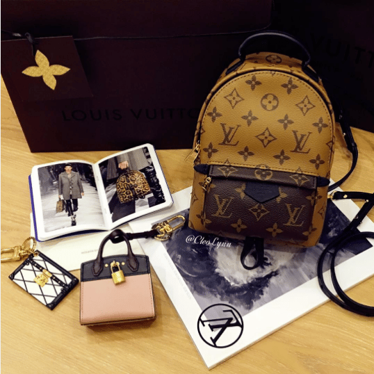 Shop Louis Vuitton 2022-23FW Louis Vuitton ☆M00894 ☆VIVIENNE FUR BAG CHARM  AND KEY HOLDER by aamitene