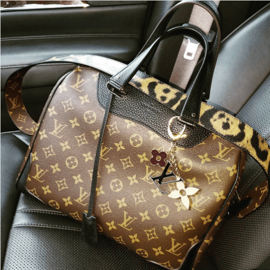 You can customize Your Louis Vuitton Bag With The Bandoulière Straps