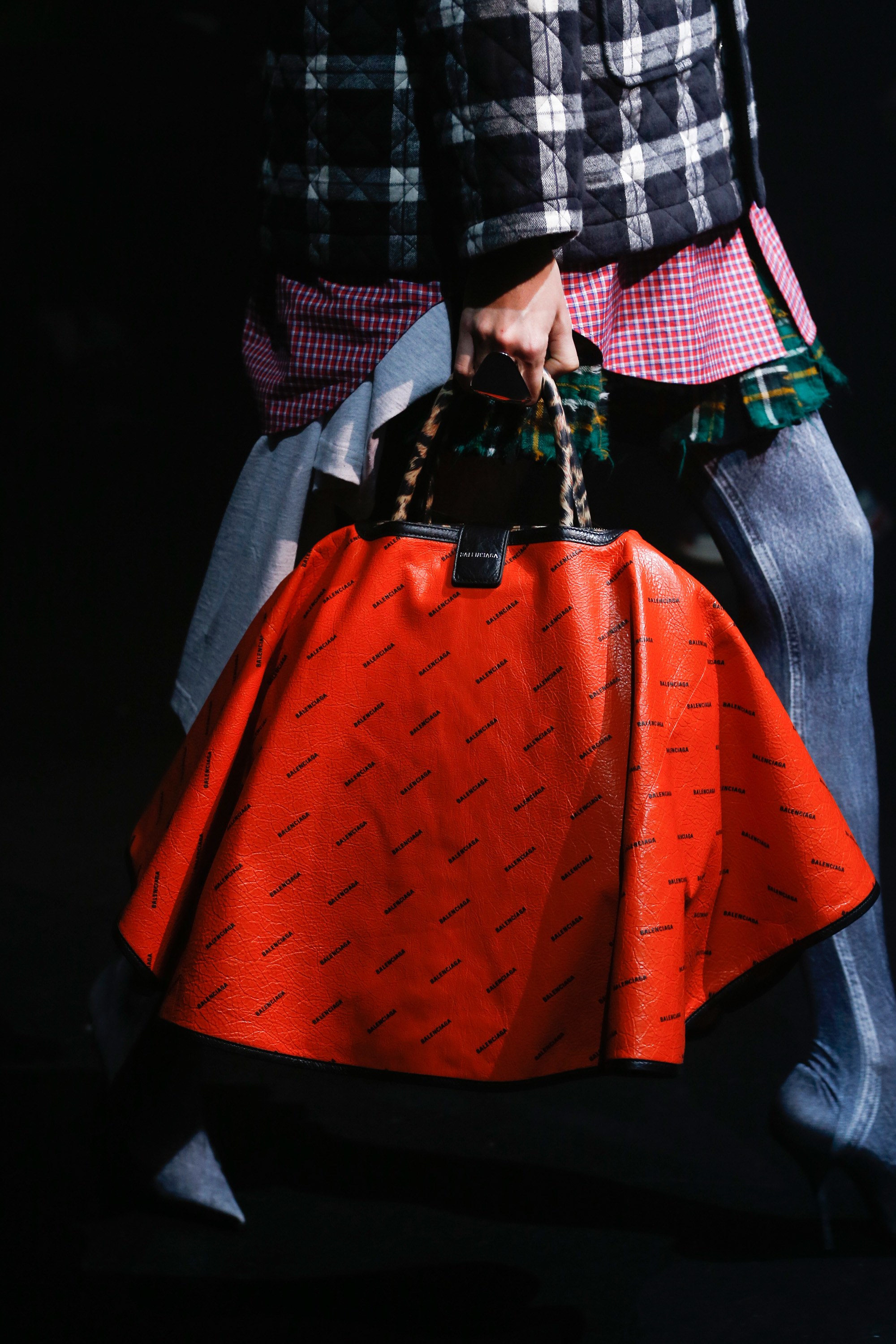 Candy Striped M Bag, White/Blue / Red - HAY @ RoyalDesign