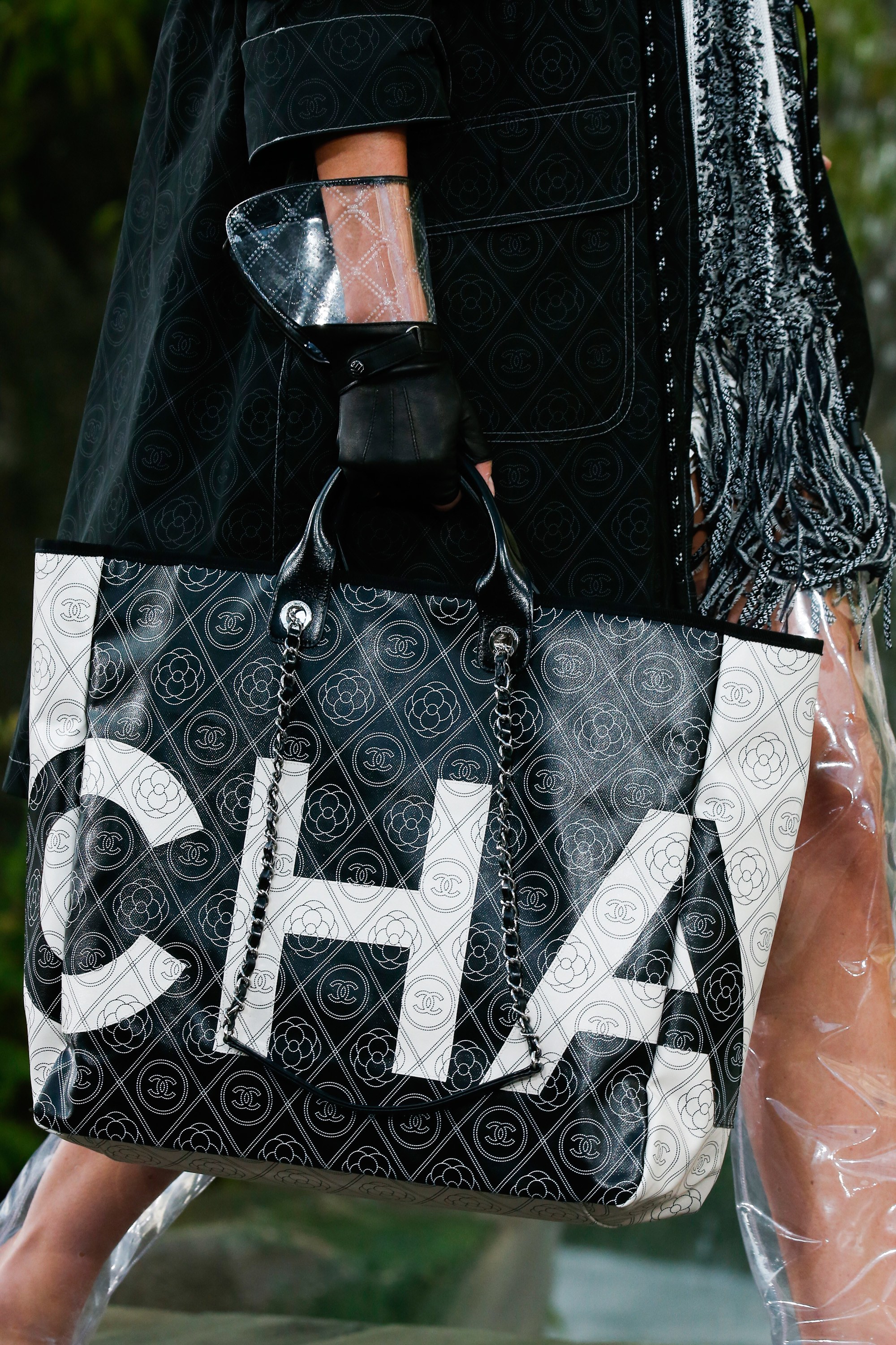 Chanel Spring/Summer 2018 Runway Bag Collection | Spotted Fashion