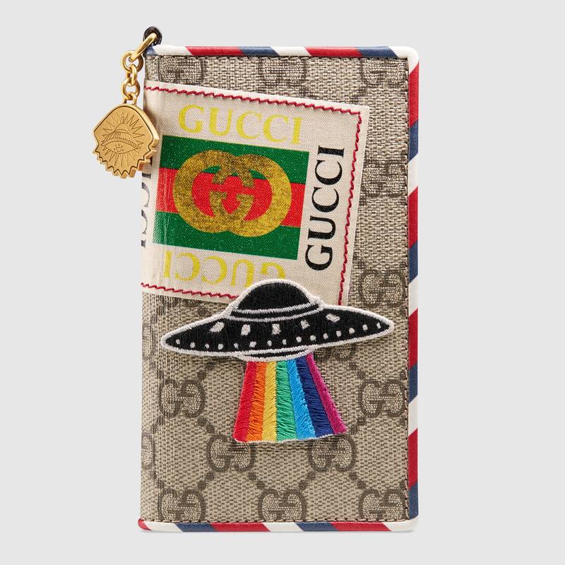 Gucci Courrier GG Supreme men's passport case – Summer 2017