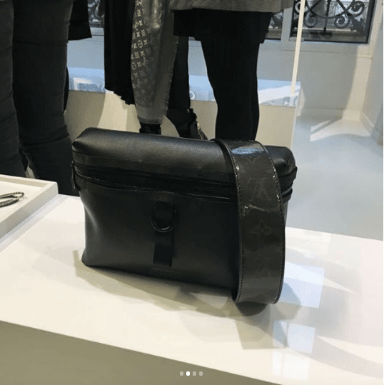 M44158 Louis Vuitton Fall-Winter 2018 Glasses Case-Banane