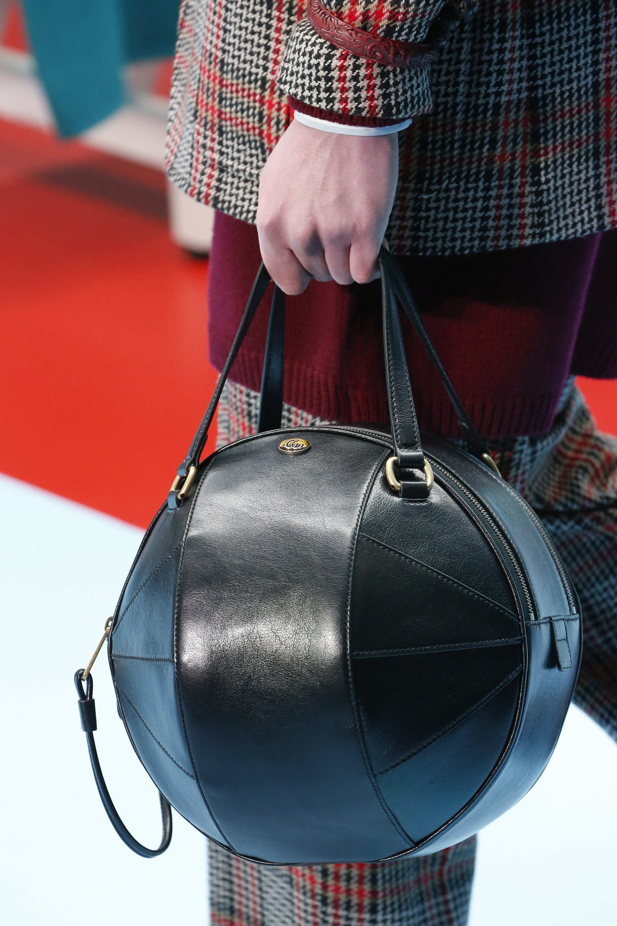 gucci black round bag