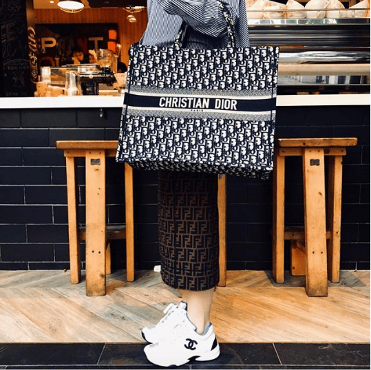 chanel shopper canvas