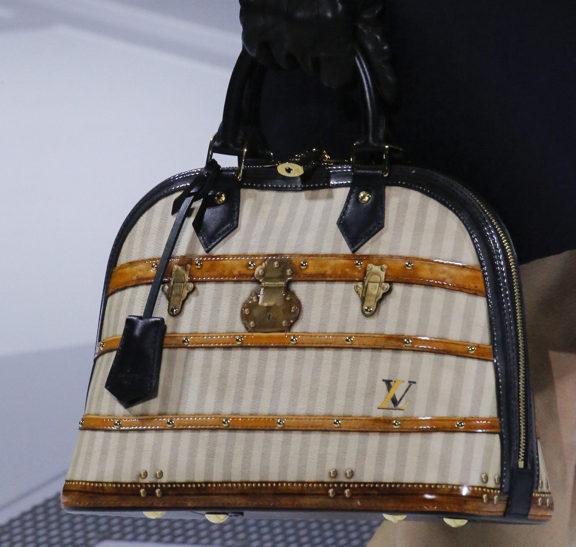 Louis Vuitton Fall/Winter 2018 Bag Collection Featuring Time Trunk | Spotted Fashion