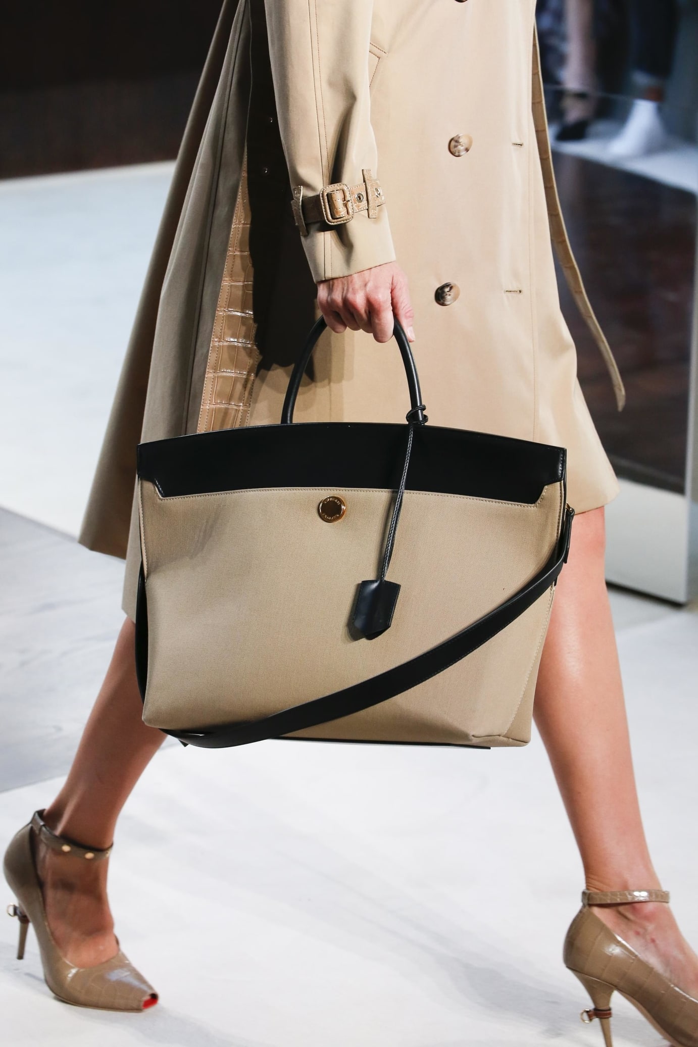 Burberry Spring/Summer 2019 Runway Bag Collection | Spotted Fashion