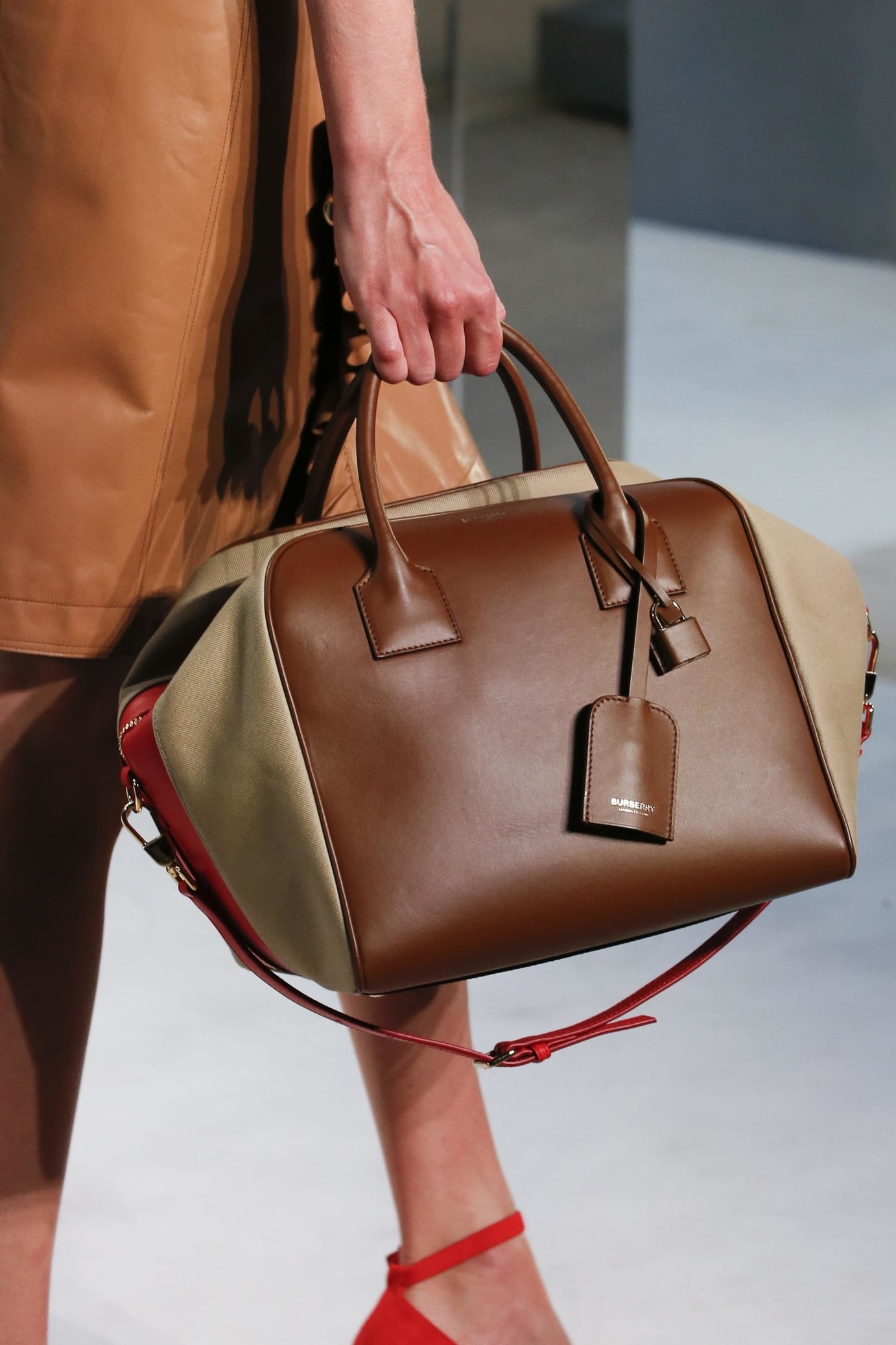 burberry bag new collection 2018