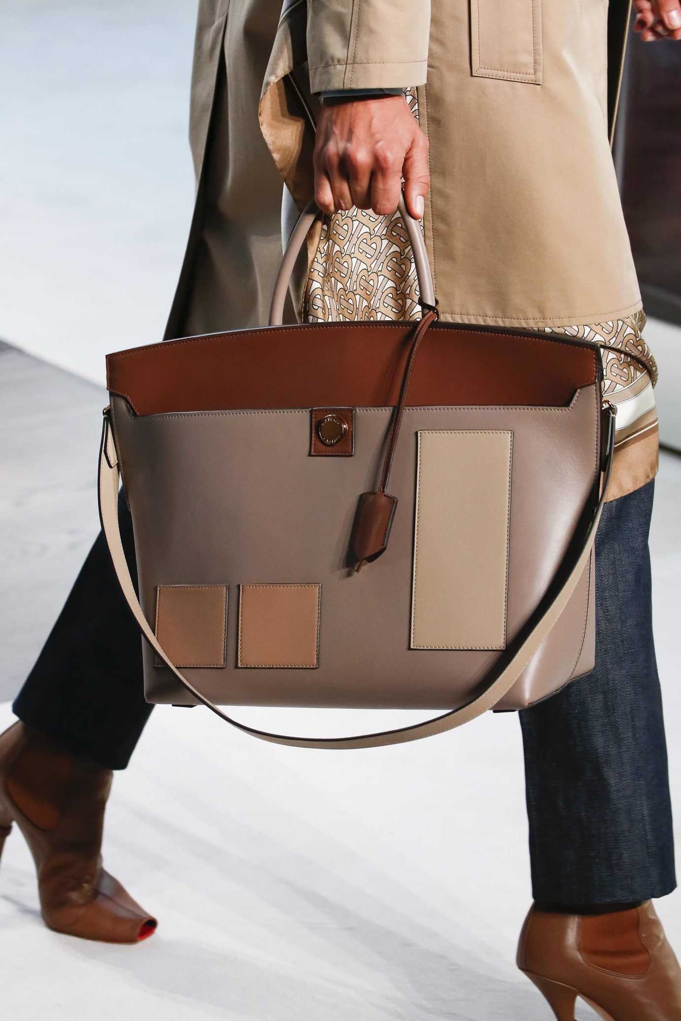 Burberry Spring/Summer 2019 Runway Bag Collection | Spotted Fashion