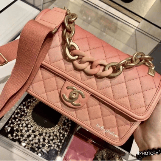 chanel pink shoulder bag leather
