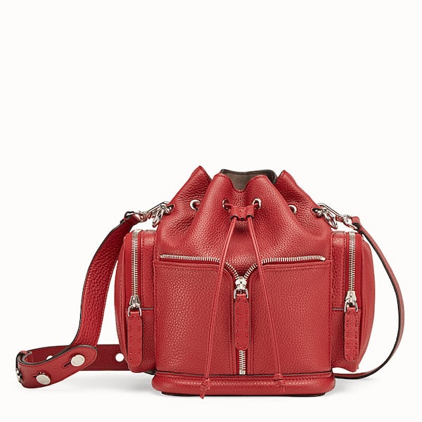 Cutest bucket bag! Breathe if you agree! @fendi #montresor