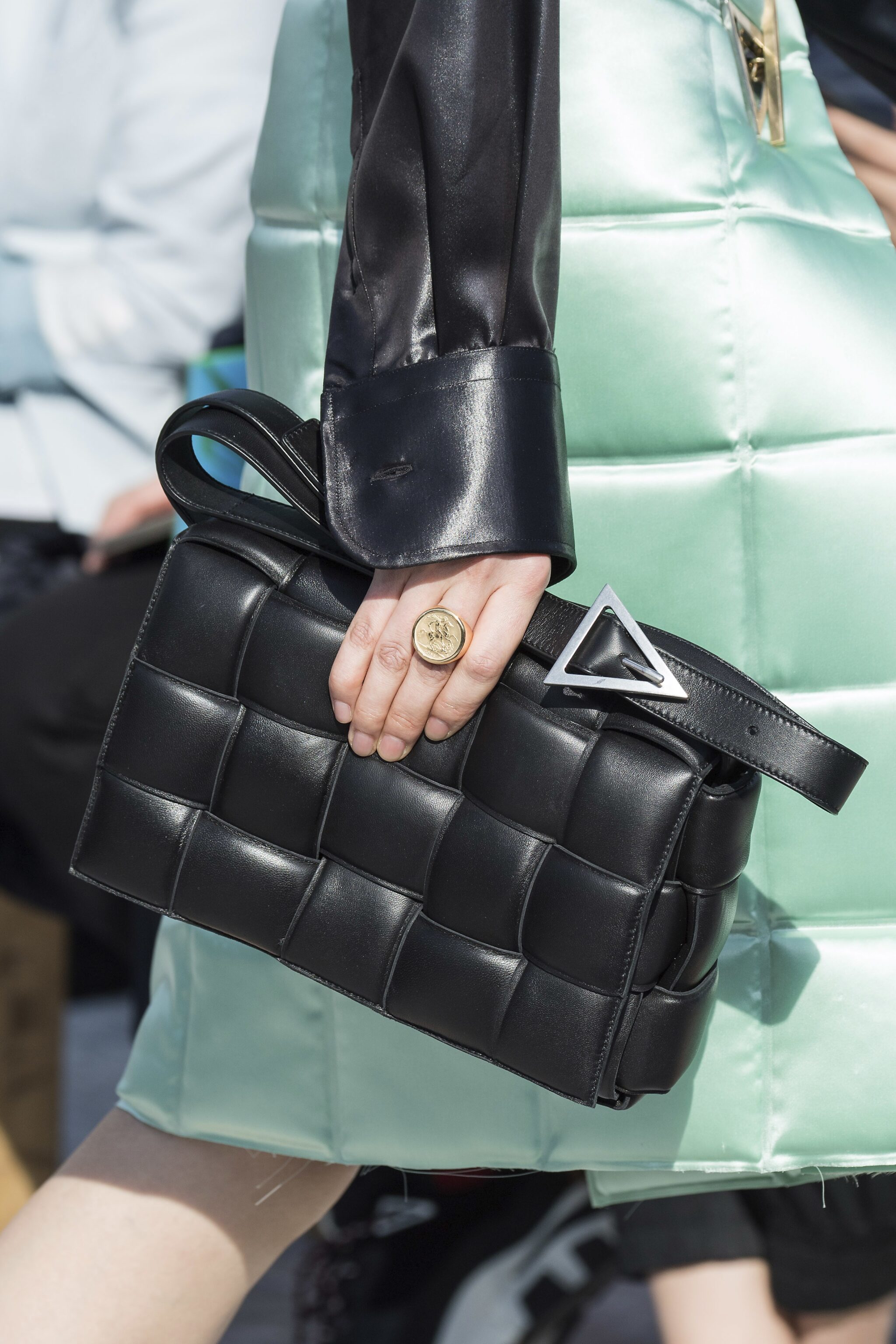 3 Fall Outfits with the Bottega Veneta Cassette Padded Bag - Hey