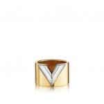 Louis Vuitton Essential V Ring