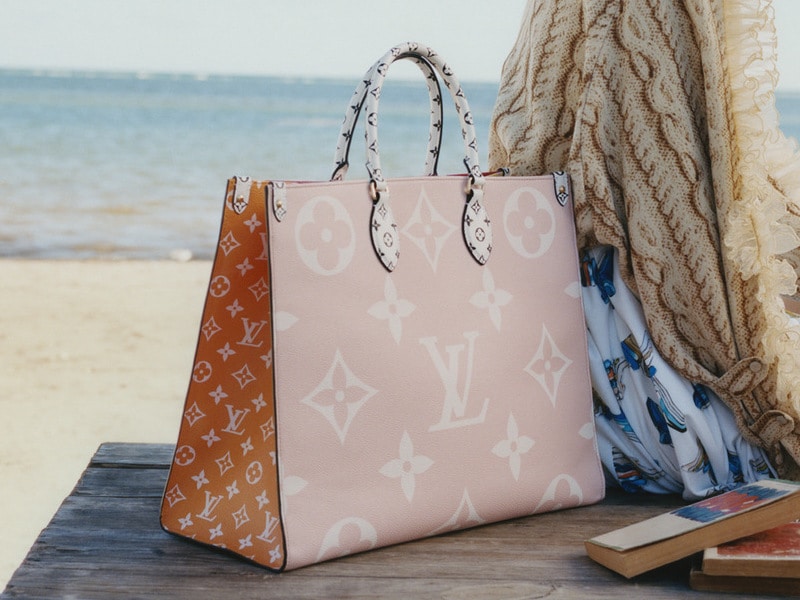 Louis Vuitton Monogram Giant Onthego Tote Bag Reference Guide - Spotted  Fashion