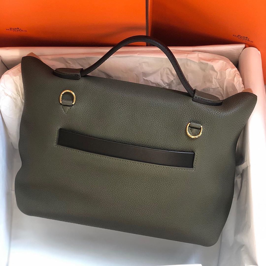 Shop HERMES 24/24 - 21 Verso Bag (H082817CKAM) by Camellianectar