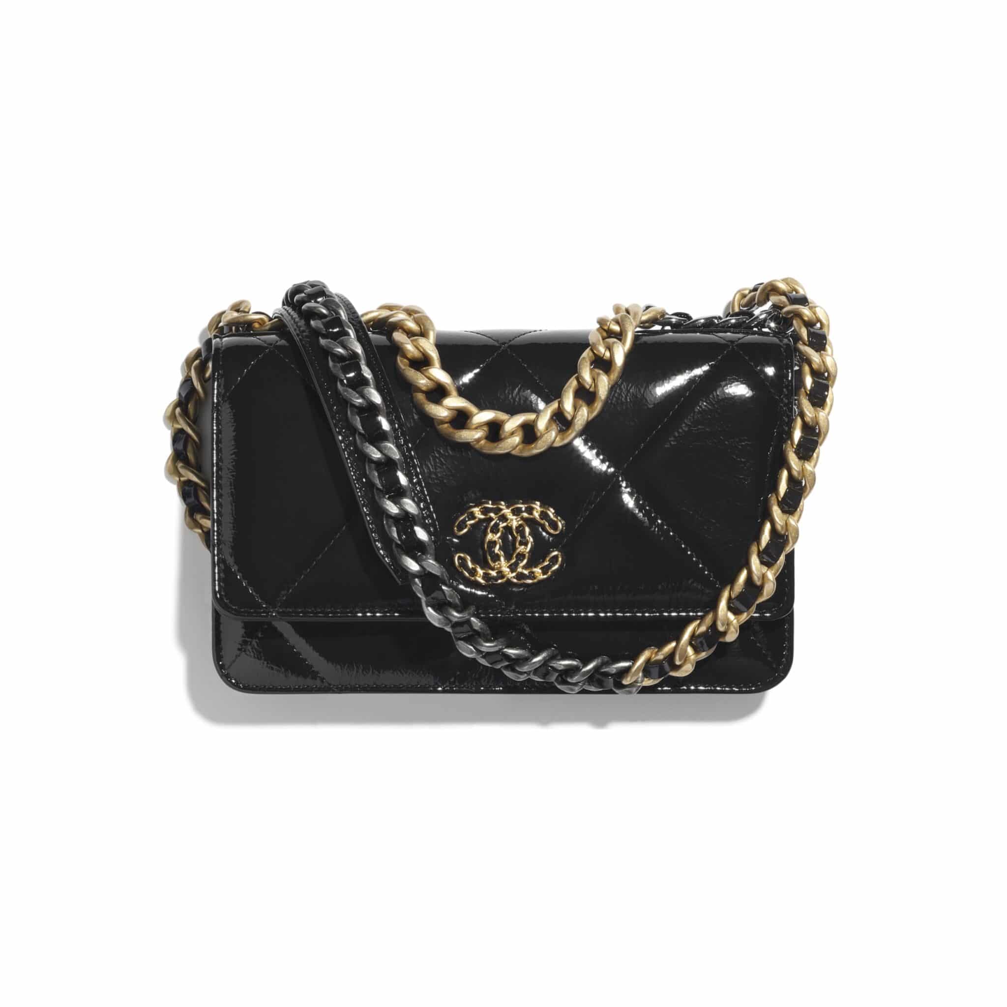 SMALL 16 WALLET ON CHAIN IN SHINY CALFSKIN - BLACK