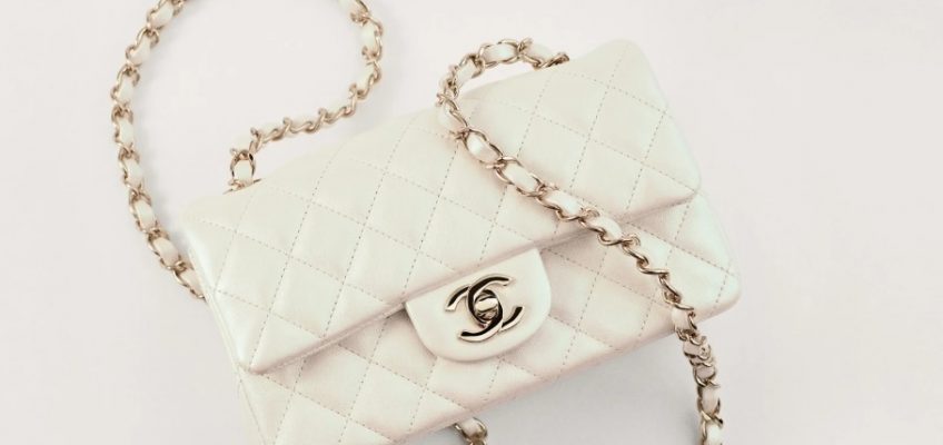 Chanel Mini Flap Reference Guide: Everything You Need to Know About Th –  Bagaholic